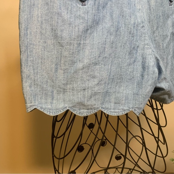 Club Monaco | Amber Short - Picture 5 of 13